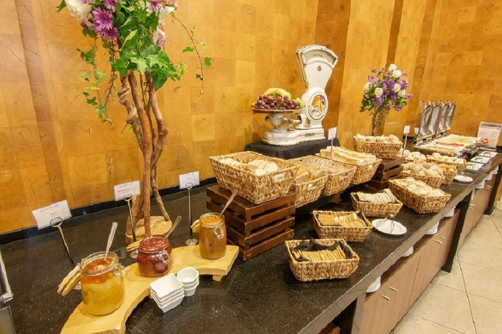 伯明翰索尼斯塔es套房酒店 餐厅 照片